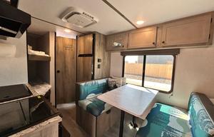2026 Sunset Park RV Sun-Lite 21BH RV rental photo 8