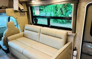2022 Thor Four Winds 31E (with Bunkhouse)