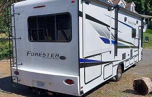 2022 Forester Classic 3011DS Ford RV rental photo 4