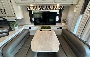 Modern Farmhouse Bunkhouse Motorhome 2022 Alante