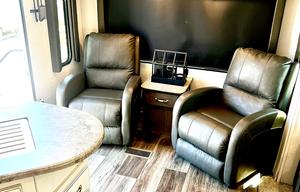 RV for 6 Guests | Burning Man Ready | Yucca Valley