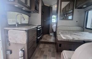 2021 Thor Chateau 22B-UNLIMITED MILES!!!