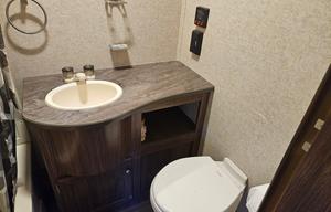 2018 Prowler Lynx 30 LX RV rental photo 7