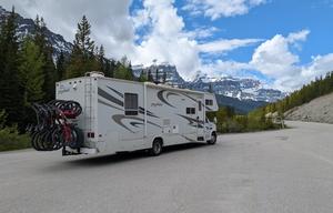 The Summit Hawk - 31ft Class C Jayco