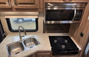 2019 Jayco Precept 33U RV rental photo 24