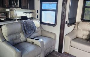 2020 Forest River 5th wheel with washer and dryer