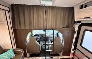 Forest River Sunseeker LE Model 2850SLE Motorhome