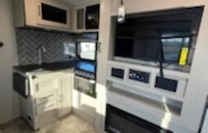 2023 Coachmen APEX 266BHS - Glamping Machine!