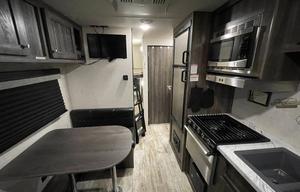 Spacious Clean 23' Compact Travel Trailer