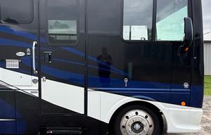 Class A Bounder 2 Full Bath w/ King and Bunkhouse