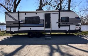 Fully Stocked Family Bunkhouse We Deliver & Set Up
