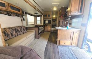 Zach & Alyshias Keystone sprinter fifth wheel