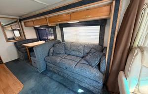 34’ Windsong RV – Low Miles, Sleeps 7