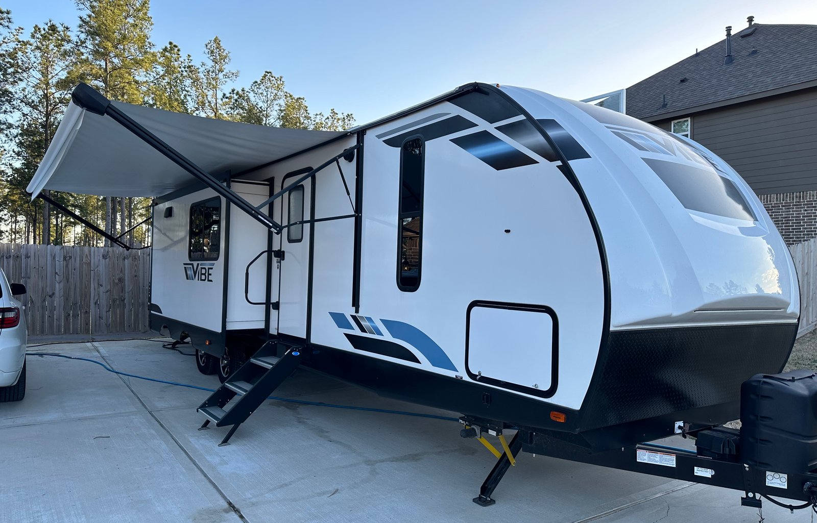 2022 Family Friendly Triple Slideout Camper Rental