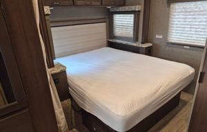 2019 Freedom Traveler A27 RV rental photo 8