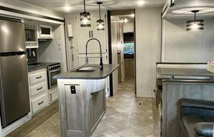 2022 Palomino Puma 32BH2B RV rental photo 3