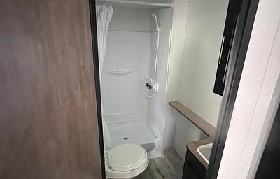 2022 Family friendly, pet friendly travel trailer