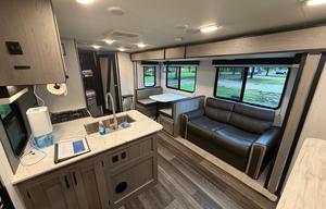 Delivery-Setup included | Sleeps 8 | Starlink WiFi