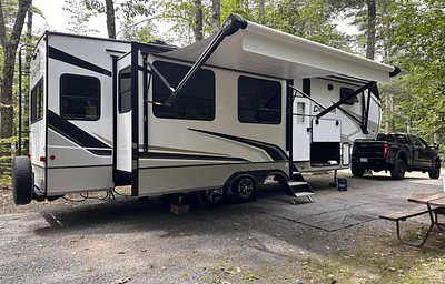 Prime Time RV Crusader 335RLP