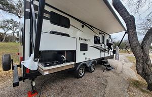 Couples Dream! 2019 Keystone Passport with extras!