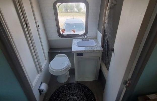 1989 Fleetwood RV Bounder 34W