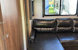 Traveler – Compact Comfort for Your Next Adventure