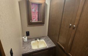 2016 Shasta RVs Flyte 185FQ RV rental photo 11
