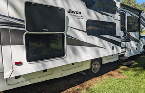 Family Adventure on Wheels 2019 Jayco Greyhawk