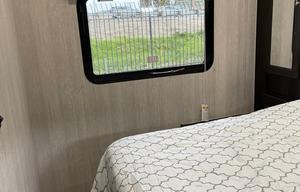 2021 Genesis Supreme 29 CK RV rental photo 28