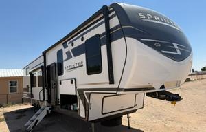 Cliff & Shalauna’s Kid- and Pet-Approved RV Rental