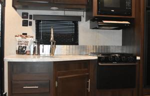 The Trailhead Lodge – Pet-Friendly Family Camper