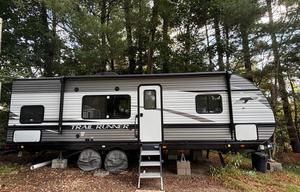 Cozy-Trail Runner