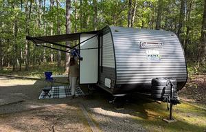 Portable Airbnb\2024 Dutchman Coleman Lantern 17B