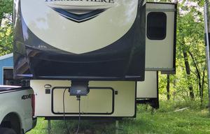 Full Sized Fifth Wheel for Full Time Fun