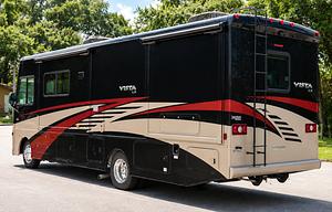 Meet "Nomad" 2019 Winnebago Vista LX