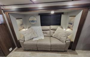 ♣Full size BUNKS♣Sleeps 6♣Private Queen master♣