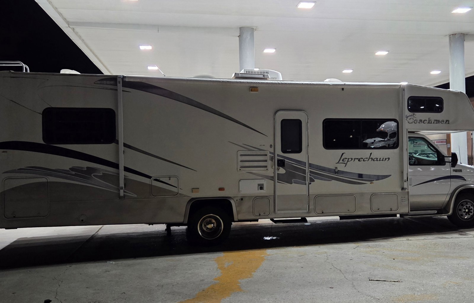 2005 Coachmen RV Leprechaun 317KS Ford 450