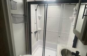 2 bedroom, 2 full baths, 43’ fifth wheel