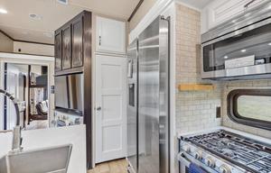 2018 Grand Design Momentum 351M ( Delivery Only)