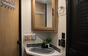 Sleeps Up to 10! Like New Inside & Out! (GWTX1816)