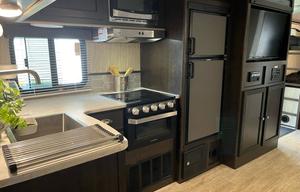 2019 Cruiser Shadow Cruiser 277BHS