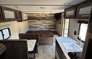 2021 Coleman RV Camper Trailer MODERN sleeps 4-5