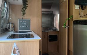 GUNNAR - 2008 Airstream Safari Sport M-17