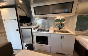 2020 Airstream RV Caravel 22FB