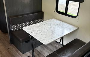 Clean Camper, pet friendly and delivery available!