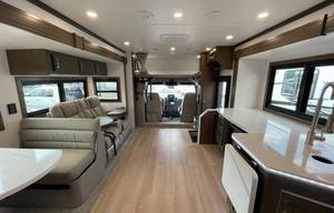 Brand New Dynamax DX3! luxury on wheels