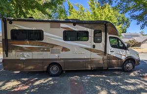 2017 Winnebago Navion 24J