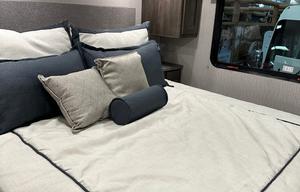 2023 Pursuit 31 BD RV rental photo 6