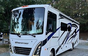 Road Birds’  2023  Windsport 29M ready to roll!