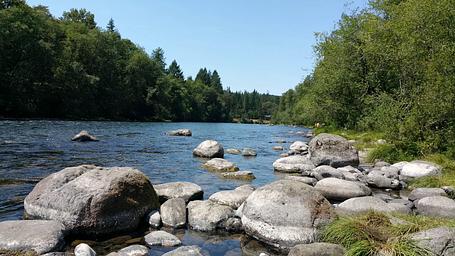 North Santiam River at Fishermen's Bend